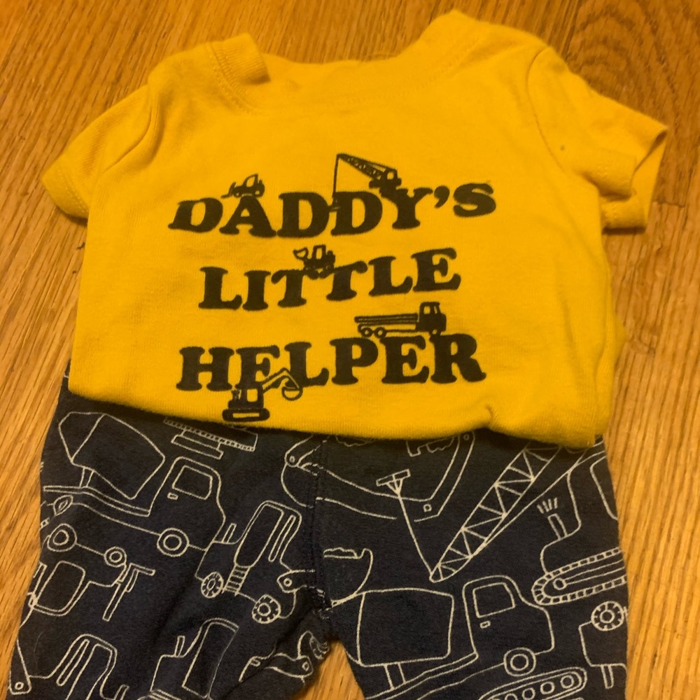 Carters “Daddy’s Little Helper” outfit set!